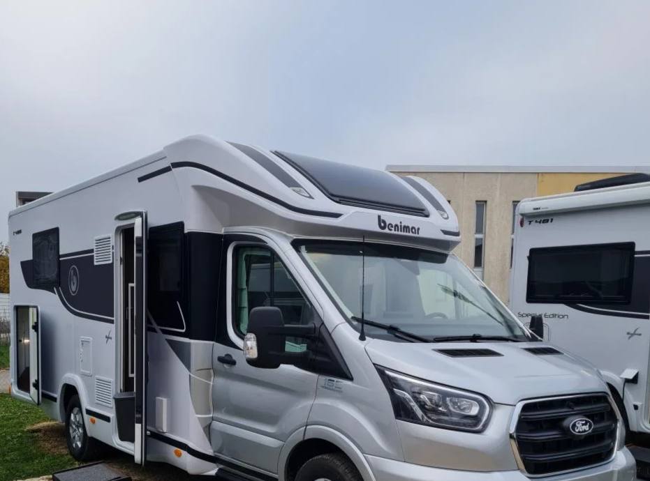 Van 1